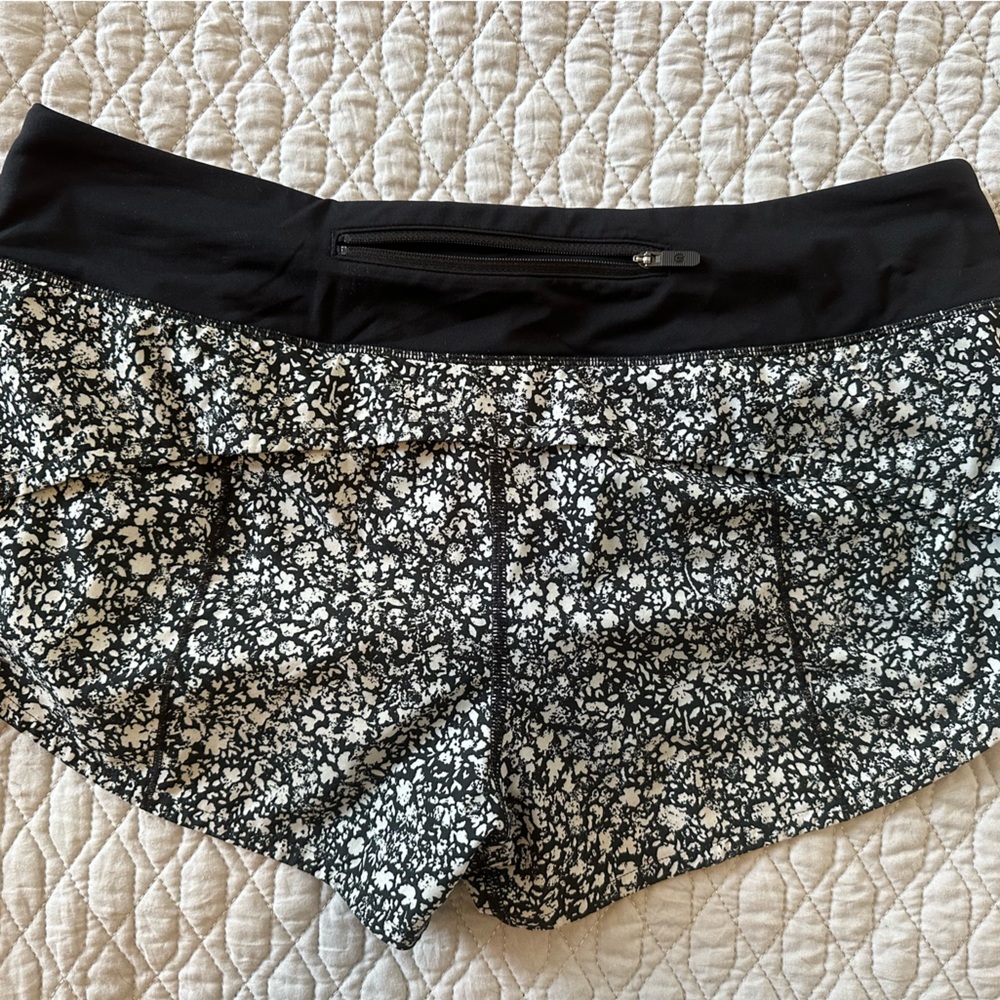 Lulu Lemon Speed Up shorts 2.5